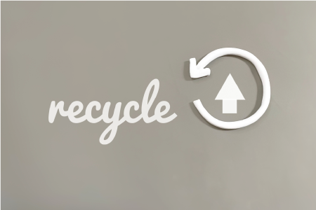消耗品の省資源化・リサイクルを徹底しています。